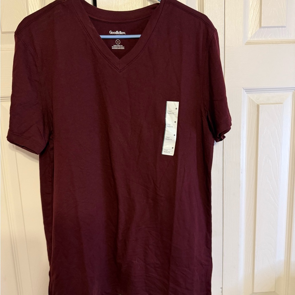 Goodfellow & Co Men's Burgundy V-Neck‎ Tee